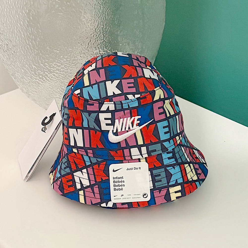 NEW Nike Infant Bucket Hat (12–24M) | Colorful Logo Print | UPF 40+ Protection